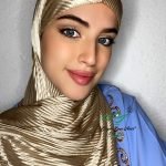 Hijab plisado de raso